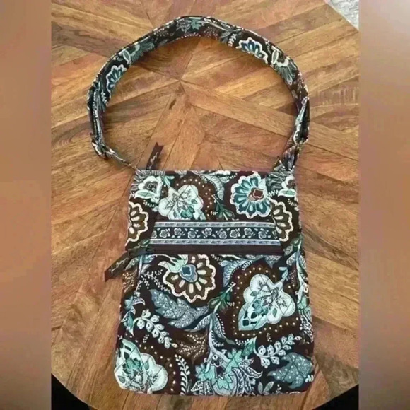 Vera Bradley Handbags - Vera Bradley paisley purse adjustable strap